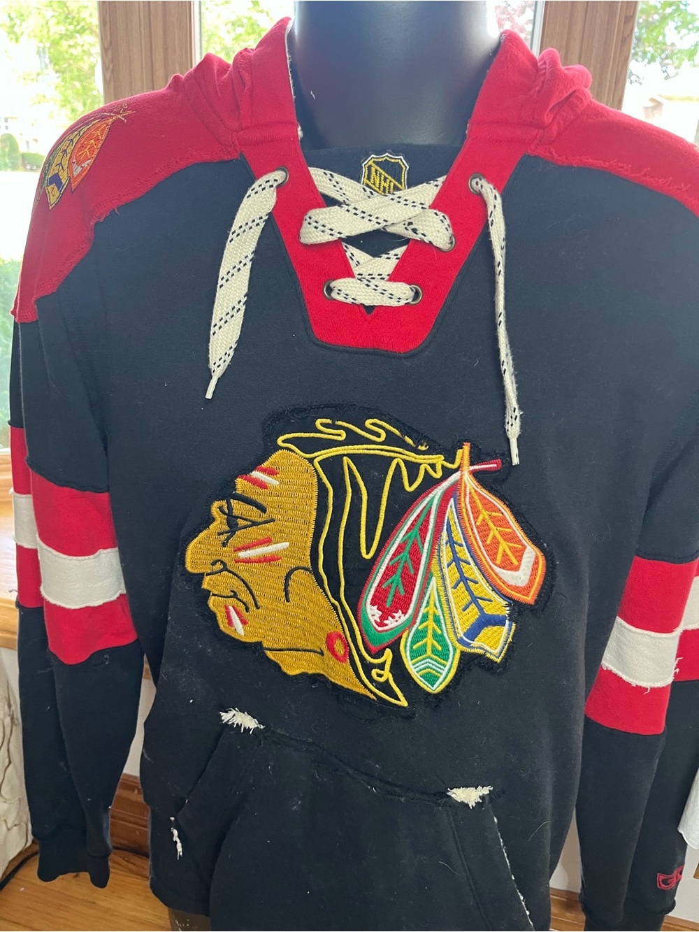 CCM Chicago Blackhawks NHL Lacer Hoodie Black Red men’s medium … CCM Chicago Bla